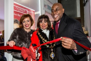 TV chef Ainsley Harriott inaugurates the Earlsfield Christmas Lights